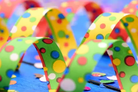 Keine Fasnacht ohne Luftschlangen und Konfetti. In diesen Tagen eröffnen die Karnevalvereine in der Region ihr Saisonprogramm. 