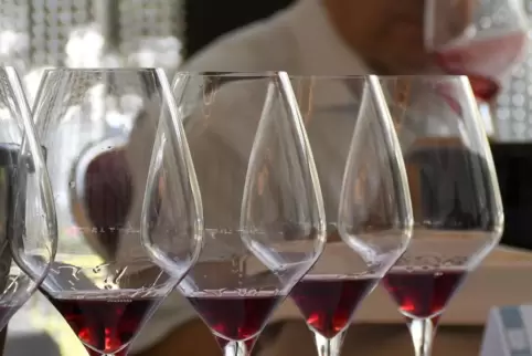 Sommeliers kennen sich in der vielfältigen Weinlandschaft aus. 