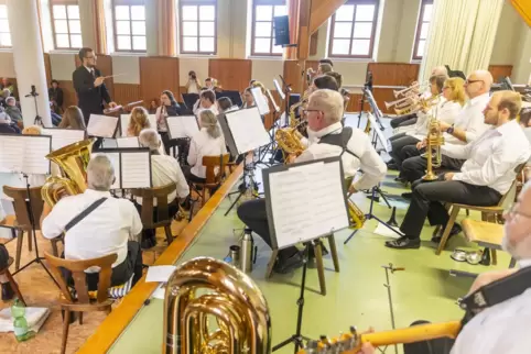 Die Bläserklassen der Stadtkapelle Zweibrücken gaben eine Konzert in der Hauptschule Nord.