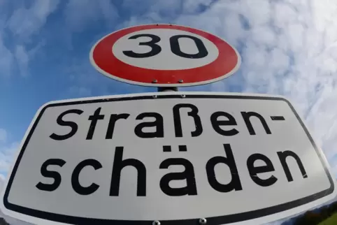 Straßensanierungen zahlen die Weselberger und Harsberger künftig über wiederkehrende Beiträge. 