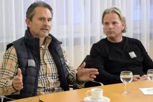 Dirk Schuster (links) und Sascha Franz beim Besuch in der RHEINPFALZ-Redaktion vergangenen Donnerstag. Dirk Schuster (links) und Sascha Franz beim Besuch in der RHEINPFALZ-Redaktion vergangenen Donnerstag.