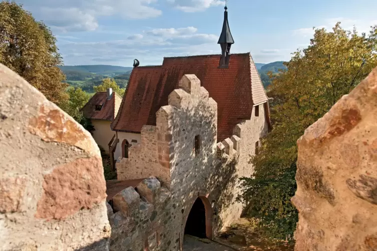 In Privatbesitz: Reichenburg. Ihretwegen wurde die Rodenstein als Trutzburg errichtet.