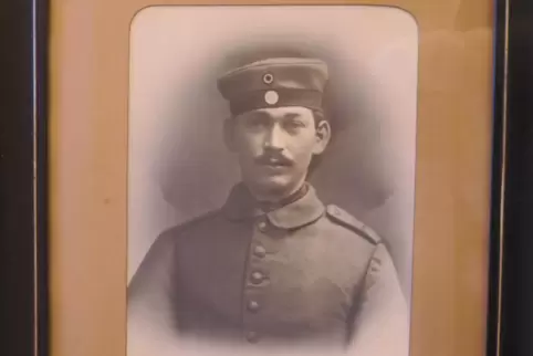Was von Karl Ambos bleibt, ist dieses Foto, das auf dem Flohmarkt landete. 