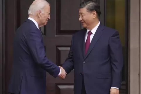 Fester Händedruck in Kalifornien: US-Präsident Joe Biden (links) und Chinas Staatschef Xi Jinping.