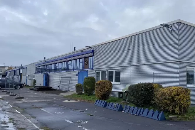 Noch finden sich die Borg-Warner-typischen Blau und Grau auch im Industriegebiet. Noch finden sich die Borg-Warner-typischen Blau und Grau auch im Industriegebiet.