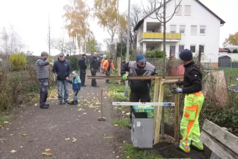 Bei der Aktion am Samstag packten viele freiwillige Helfer mit an. 
