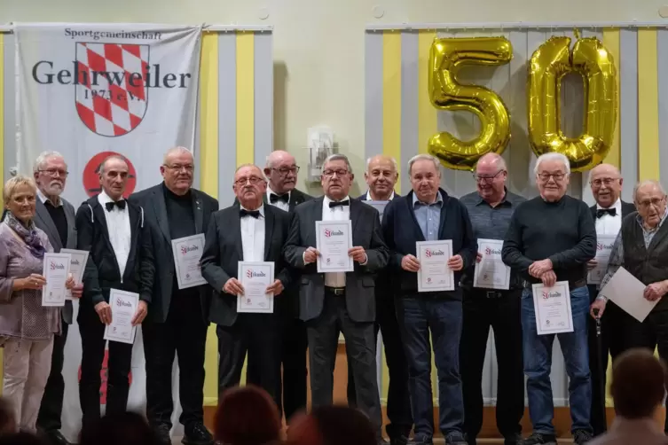 Ehrungen für 50 Jahre Mitgliedschaft in der SG Gehrweiler (von links): Karola Willmann, Fritz Willmann, Herbert Mühlberger, Wilf