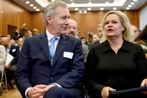 Christian Wulff, ehemaliger Bundespräsident, und Innenministerin Nancy Faeser (SPD) nahmen an der Deutschen Islamkonferenz teil.