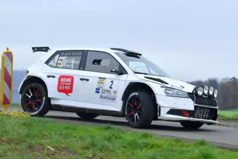 Nicht zu schlagen: Chris Groppengießer und Lisa Kiefer in ihrem Škoda Fabia Rally2 evo.