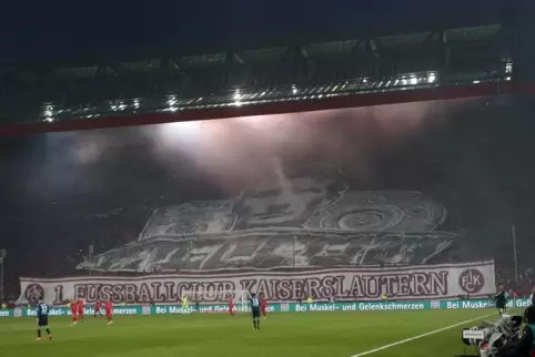 Beim Heimspiel gegen den Hamburger SV gab es vorige Saison wieder eine Choreographie zu Ehren von Fritz Walter. 