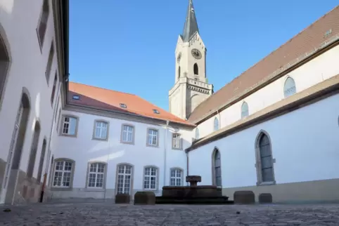 Künftiger Verwaltungssitz von katholischer Pfarrei, protestantischer Gemeinde und Dekanat: das ehemalige Kloster.