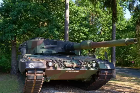 Leopard-2-Kampfpanzer werden bei Rheinmetall modernisiert. 
