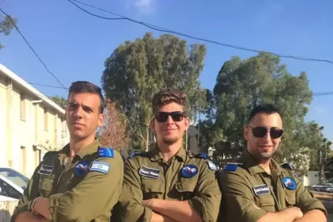 David Rosenberg (rechts) bei seinem freiwilligen Einsatz in der israelischen Armee. 