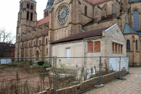 Hier wird der Neubau errichtet. 