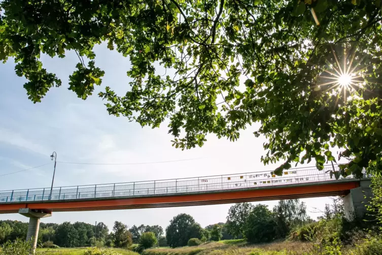 An der Nei&szlig;e gibt es viele unscheinbare Grenz&uuml;berg&auml;nge
