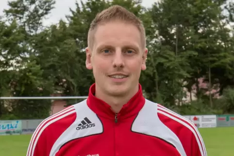 Sieht sein Team vor einer schwierigen Aufgabe im Spiel gegen Marienborn: Lars Theobald, der sportliche Leiter des SV Steinwenden