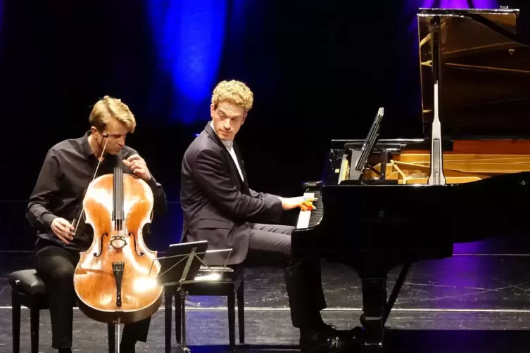 Fanden gemeinsam eine klangliche Balance: der Cellist Julian Steckel und der Pianist Joseph Moog. 