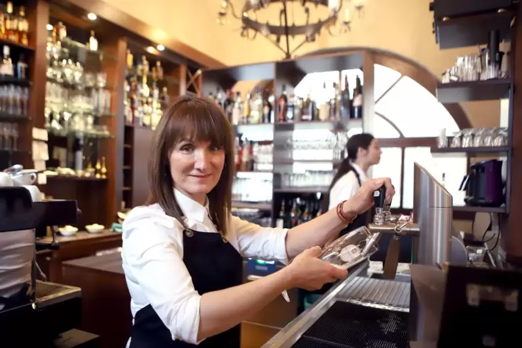  Ohne Preiserh&ouml;hung geht es nicht, sagt Wula Tzana vom Restaurant Poseidon in Landau. 