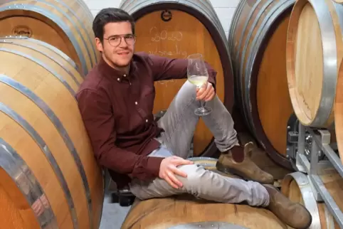 Leitet seit 2012 den Außenbetrieb und den Keller des Weinguts: Lukas Reinhardt.