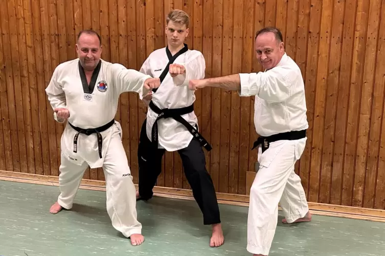 Die Taekwondo-Trainer im Budokan von links nach rechts: Holger Wellstein, Joshua Crofoot und Christian Wellstein. 