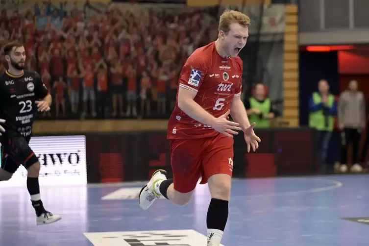 Tim Schaller freut sich &uuml;ber einen Treffer gegen den ASV Hamm-Westfalen.