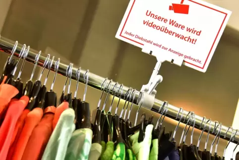 Ladendiebstahl: Warnhinweise helfen nicht immer.