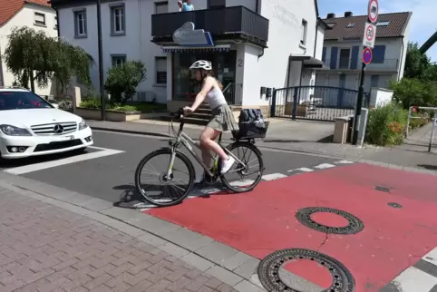 Zum Alltagsradverkehr zählt auch der Schülerverkehr, der ebenfalls bessere und verkehrssichere Bedingungen vorfinden soll. Wie h