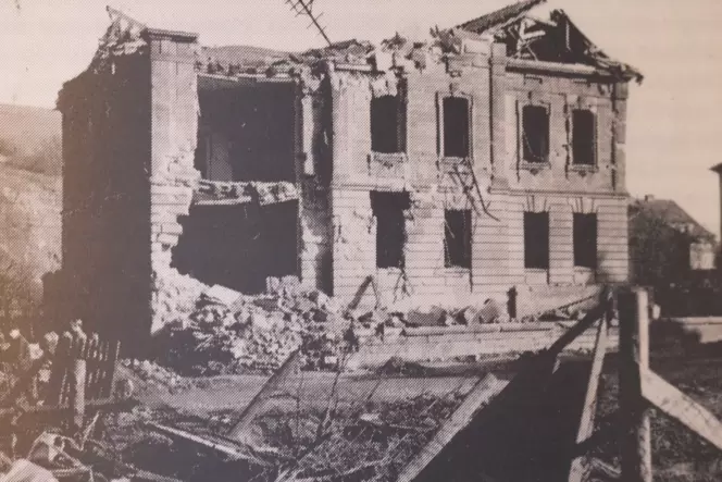 Das Kuseler Finanzamt nach dem Bombenangriff im Januar 1945.