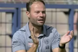 Hofft auf einen guten Jahresabschluss: Arminia-Trainer Andreas Brill.