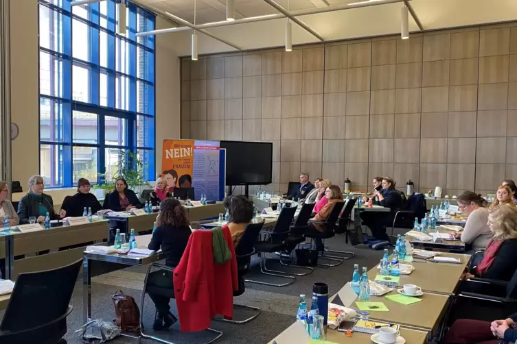 Netzwerktreffen im Ludwigshafener Kreishaus.