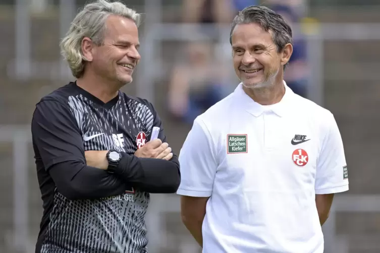 Das Trainerduo Sascha Franz (links) und Dirk Schuster ist seit Donnerstag Geschichte beim 1. FC Kaiserslautern. 