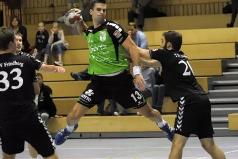 Jonas Kupijaj (Mitte) hat 2014 für den TV Hochdorf gespielt. Von 2009 bis 2011 war er in Haßloch.