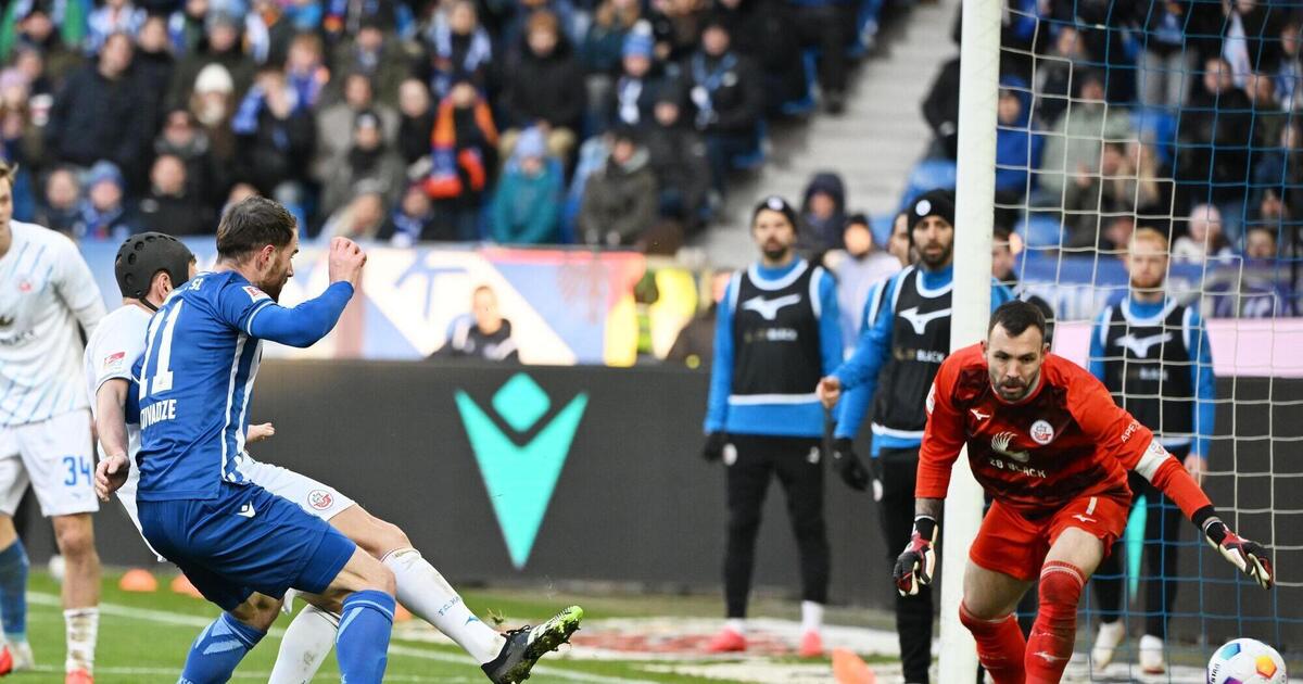 „Furchtbare erste Halbzeit“: KSC spielt 2:2 gegen Hansa Rostock – Fußball