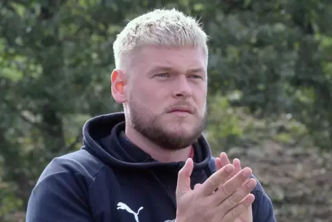  Lukas Neu bemängelt Leistungsschwankungen.