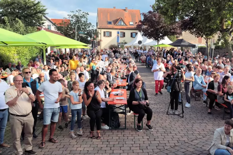1250-Jahr-Feier in Sausenheim auf dem Weedeplatz