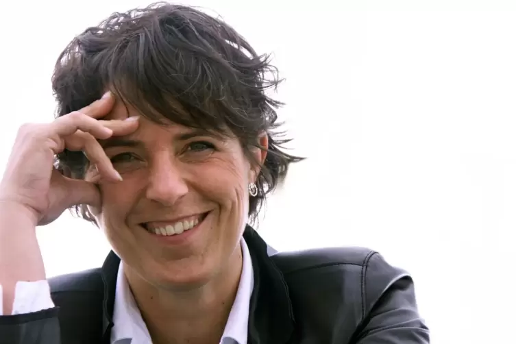 Fr&uuml;her mit der Gitarre auf Welttour: Gitarristas-Gr&uuml;nderin Jutta Keller.