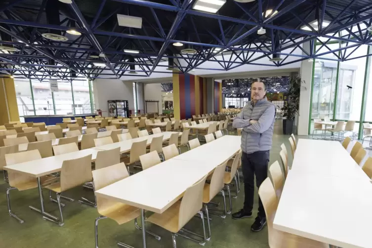 Marco Zimmer, Leiter des Studierendenwerks, macht der bauliche Zustand der Mensa Sorgen.
