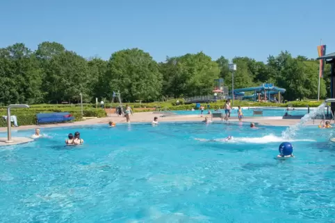 Im Juli und August waren in diesem Jahr deutlich weniger Gäste im Badepark als im Jahr zuvor.