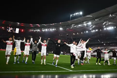 Siegesfeiern sind seit ein paar Monaten Normalität nach Heimspielen des VfB Stuttgart. 