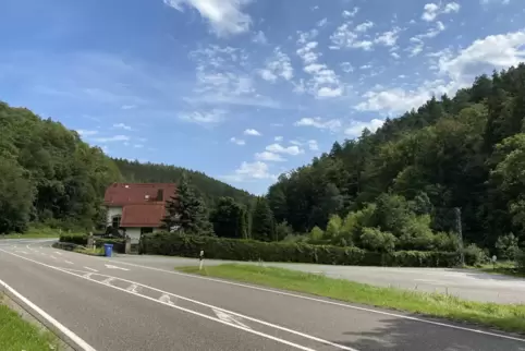 Viele Wanderer wünschen sich eine Bushaltestelle an der Eisenschmelz. Ob dies möglich ist, wird derzeit von der Kreisverwaltung 