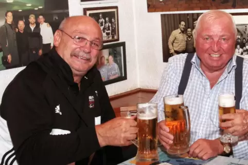 Boxtrainer unter sich: Valentin Silaghi (links) und Uli Wegner. 