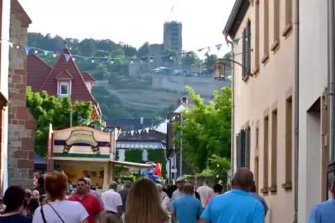 Im vergangenen Jahr feierten die Wachenheimer das 50. Burg- und Weinfest.