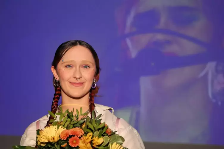Hat den Bundeswettbewerb „Local Heroes“ gewonnen und wurde im Kinett geehrt: Katrin Meier – Künstlername Kat Kit – aus Quirnbach