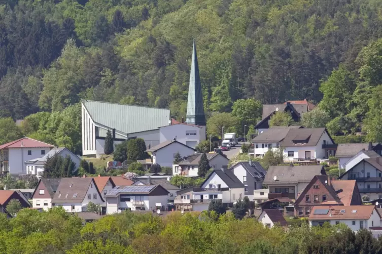 Konkreter Anlass der Kritik ist der Zustand der Gemeindestraßen. Eine Bestandsaufnahme werde nicht im Gemeinderat präsentiert – 