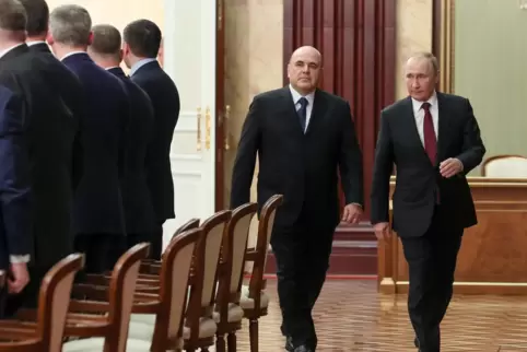 Der Herr und sein Diener: Wladimir Putin (rechts), Präsident von Russland, und Michail Mischustin, sein Ministerpräsident .