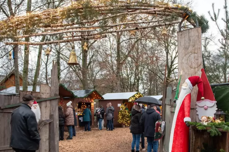 Der Spiegelbachpark ist Kulisse f&uuml;r den Bellheimer Weihnachtsmarkt. 