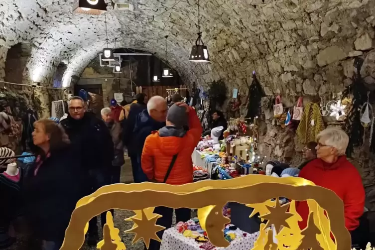 Unterirdischer Weihnachtsmarkt in Grumbach