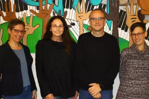 Der neue Vorstand (von linksI: Tanja Fredrich, Silvia Karnutsch, Michael Trauthwein und Wenke Becker.