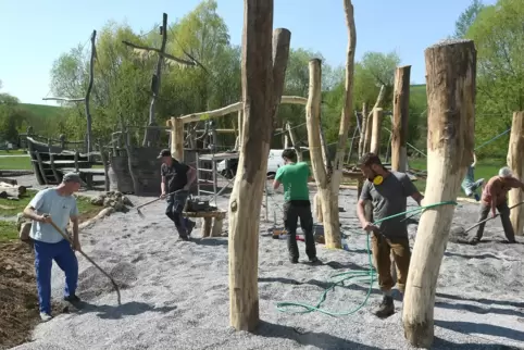 Das Piratenschiff auf dem Morschheimer Spielplatz ist ein Vorbild für den geplanten Abenteuerspielplatz in Kirchheimbolanden.