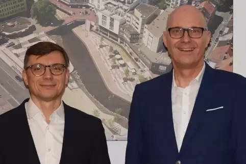 Sergei Vadiaev (links) leitet nun das Saarpark-Center in Neunkirchen. Neben ihm steht sein Vorgänger Jens Mieke. 